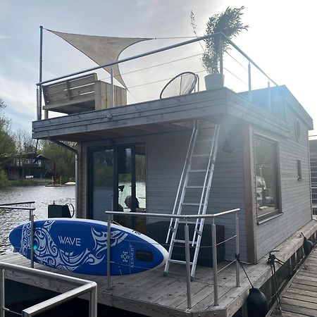فندق Hausboot Off Im Diamantgraben An Der Elbe هامبورغ المظهر الخارجي الصورة